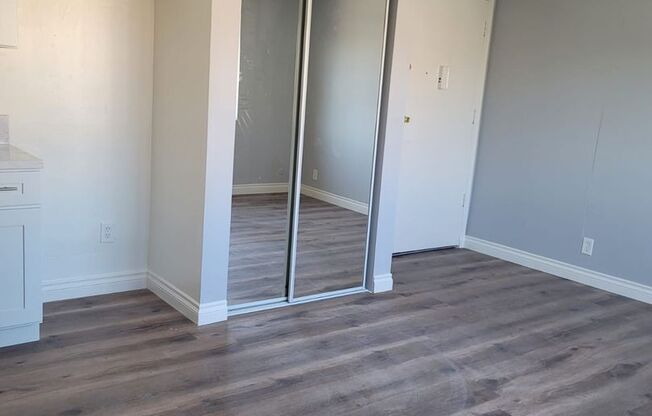 Studio, 1 bath, 265 sqft, $1,350, Unit 304