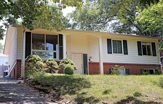 Pet-Friendly Split-Level Home Near UVA Medical Center