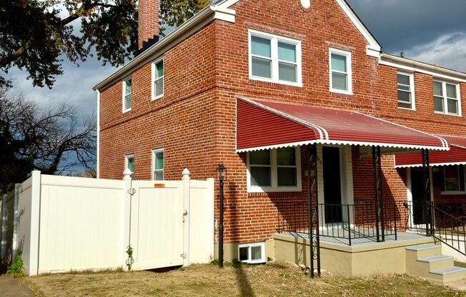 Spacious 3Bed/2Bath Townhome with Modern Amenities and Outdoor Space in Woodlawn MD