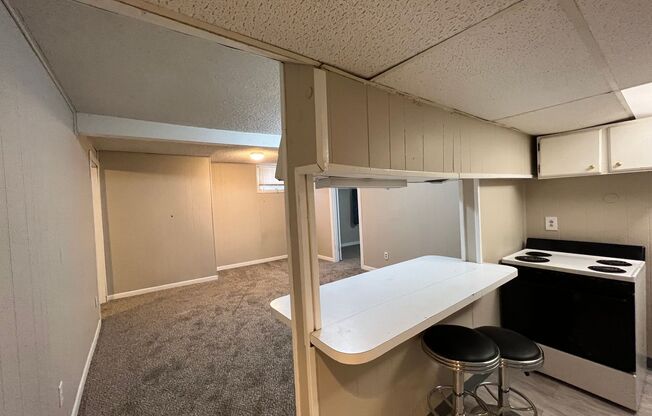 1709 Laramie