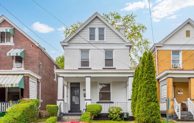 Stunning 3 bedroom home in Homestead available August 1st!