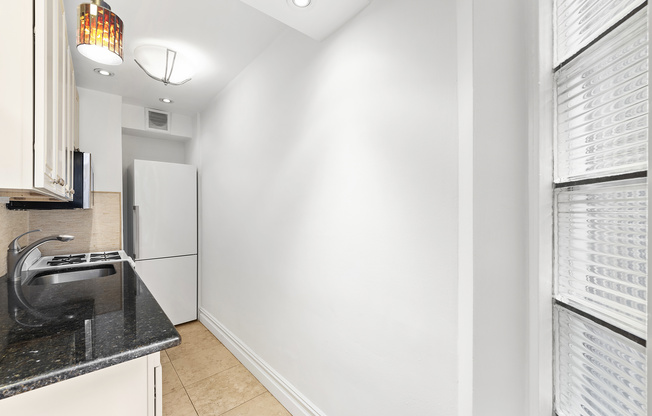 330 E 58 ST