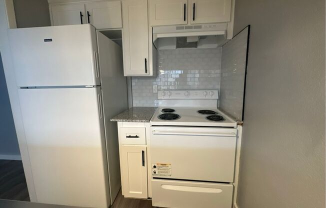 1 bed, 1 bath, 606 sqft, $875, Unit 2318 Andover #5