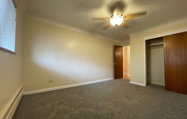 2 beds, 1 bath, 908 sqft, $1,595, Unit 208