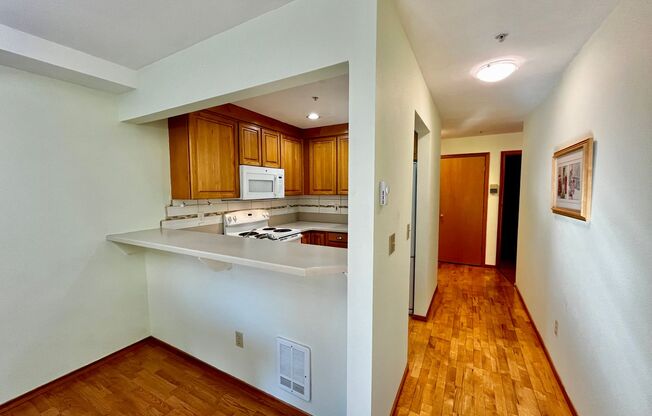 3 beds, 2 baths, $2,000, Unit UNIT A103