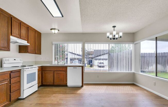 Great single level home in Mira Mesa.  Available now!