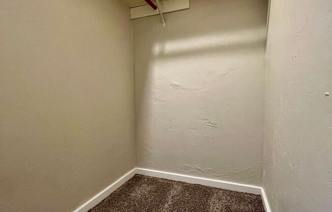 (OLV1)  1 Bedroom Loft!