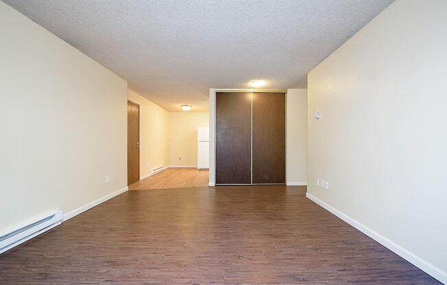 2 beds, 1 bath, 800 sqft, $2,250, Unit 107