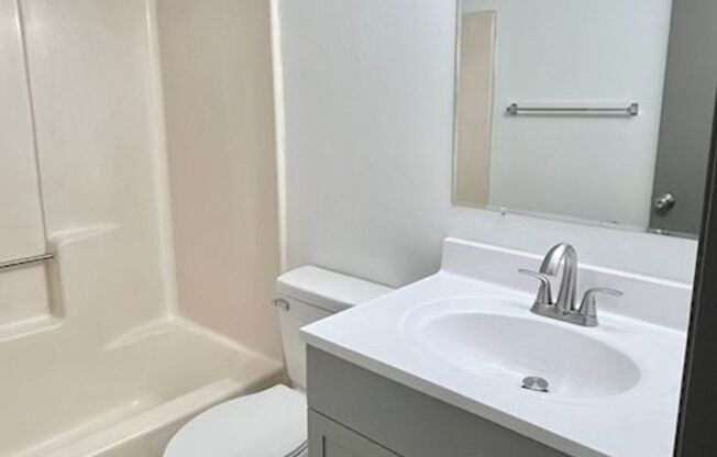 1 bed, 1 bath, 675 sqft, $850, Unit 2595-21