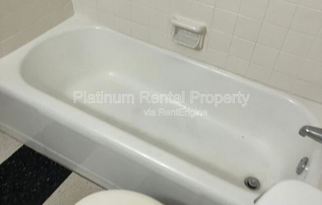 1 bed, 1 bath, 550 sqft, $1,000, Unit 6