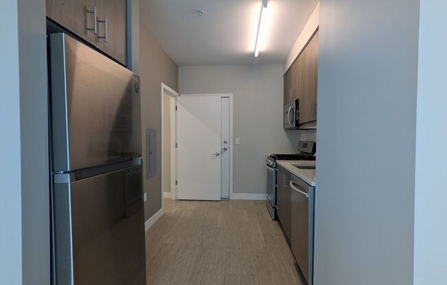 Studio, 1 bath, 412 sqft, $1,295, Unit 410