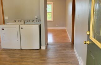 2 beds, 1 bath, $1,525, Unit Main level