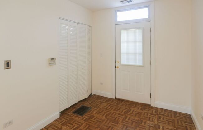 2 beds, 1 bath, 875 sqft, $2,995, Unit 3846-3