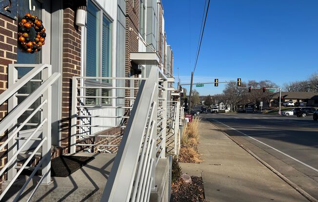 New 2 Bed 3 Bath Condo with Rooftop Balcony