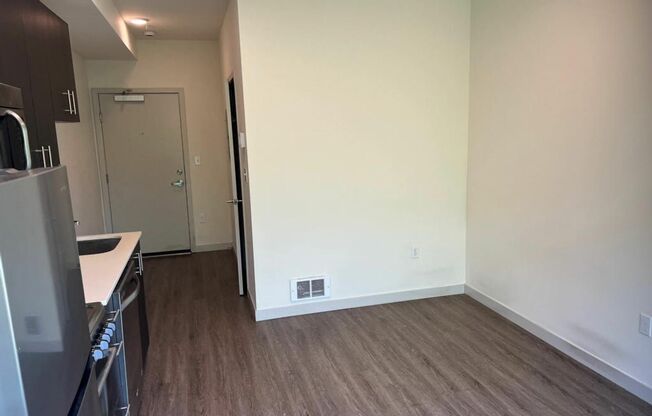 Studio, 1 bath, 281 sqft, $1,045, Unit 209