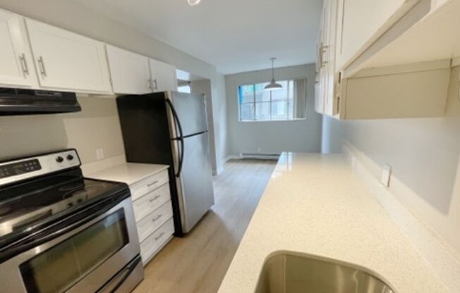 2 beds, 1 bath, 742 sqft, $1,950, Unit 602