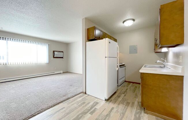 2 beds, 1 bath, 620 sqft, $815, Unit 525-1
