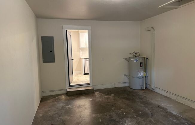 2 beds, 1 bath, $2,195