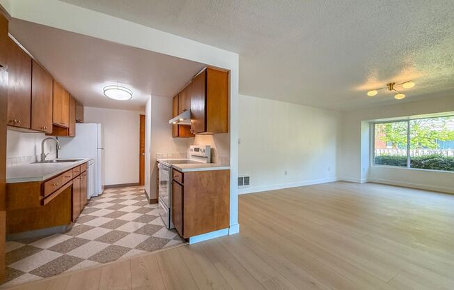 2 beds, 2 baths, 992 sqft, $1,800, Unit 202