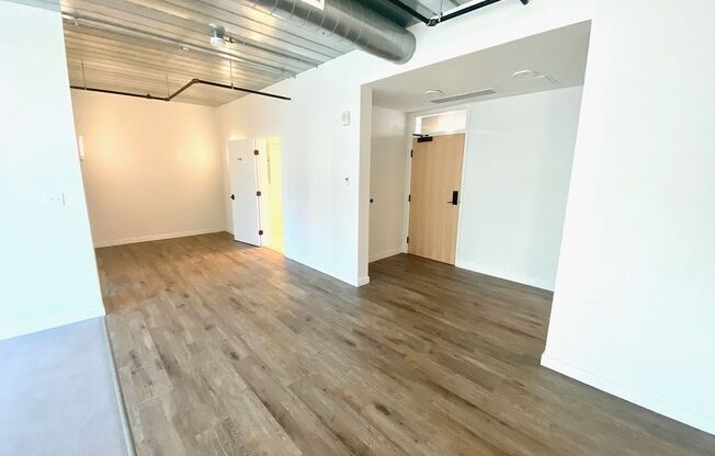 2 beds, 1 bath, 835 sqft, $2,295, Unit Unit 205