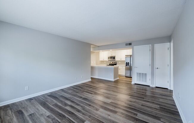 2 beds, 2 baths, 1,000 sqft, $1,450, Unit 2040