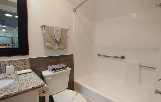 2 beds, 2 baths, 950 sqft, $2,750, Unit 106