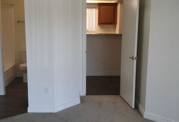 2 beds, 2 baths, 984 sqft, $1,700, Unit 221