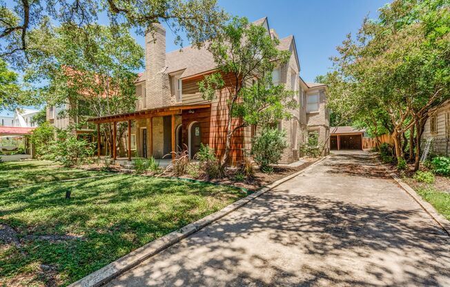 Charming 2-Bedroom Duplex in Mahncke Park