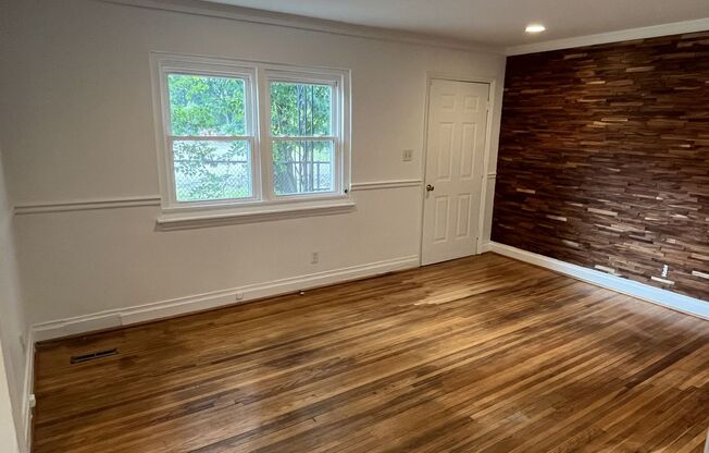 2 Bed Back Unit in Uptown!