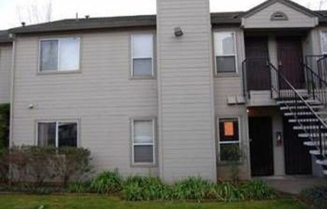 FREE DECEMBER RENT! Rosemont Condo - Spacious & Updated 2-Bed, 1-Bath Condo with In-Unit Laundry!