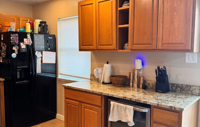 Cute 3 Bedroom 2.5 Bathroom Located In NW Albuquerque! Available 11//1/26