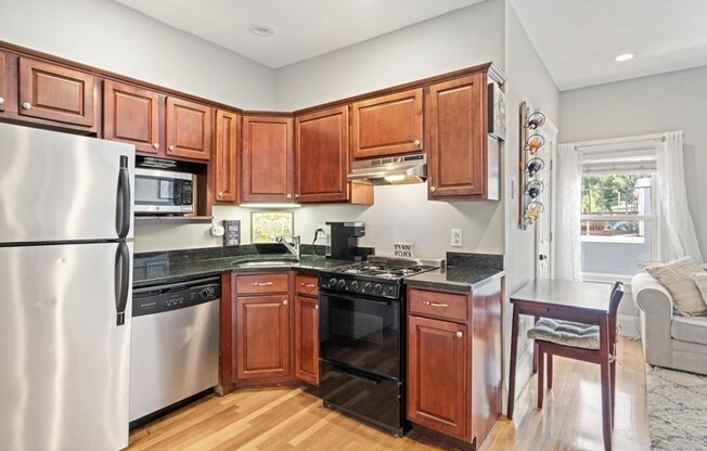 177 W 6 ST
