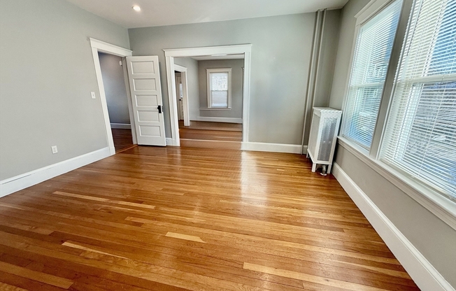 98 LANGDON AVE