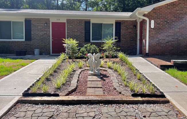 115 BOULDER TRAIL | 2 BED 1 BATH WITH AMPLE YARD SPACE