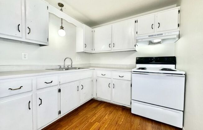 1 bed, 1 bath, 660 sqft, $795, Unit 1