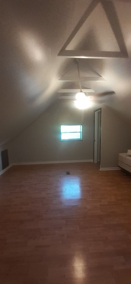 3 beds, 1 bath, $1,595