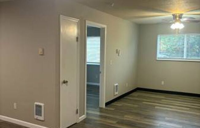 1 bed, 1 bath, 610 sqft, $1,100, Unit 18