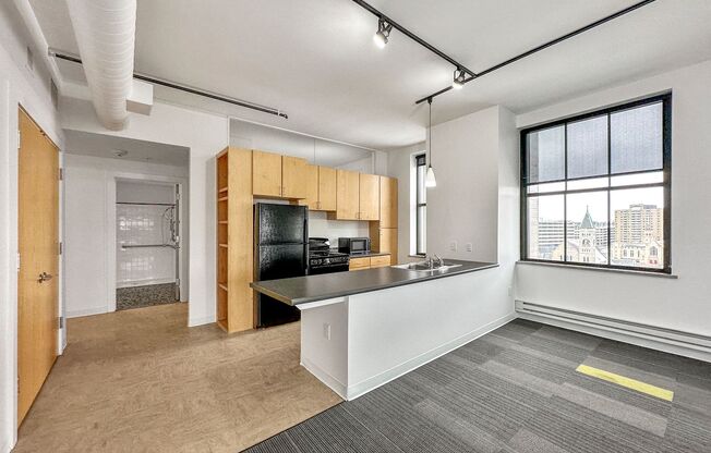 2 beds, 2 baths, 1,000 sqft, $1,200, Unit 601