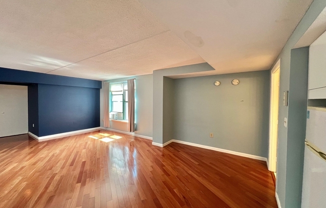 Studio, 1 bath, 450 sqft, $2,700, Unit 4H