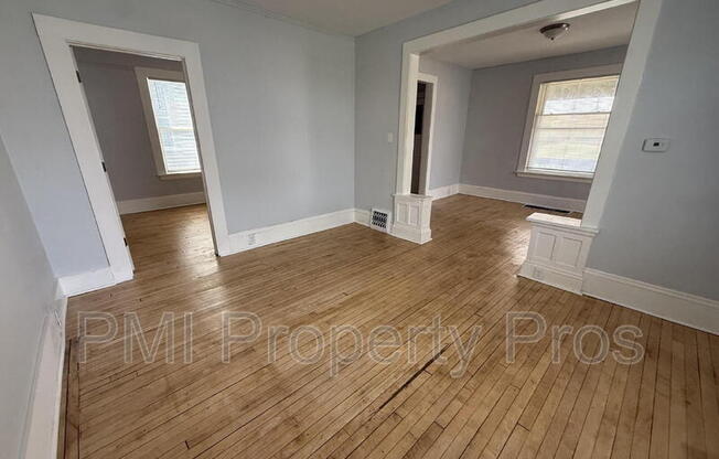 3109 W WALNUT ST