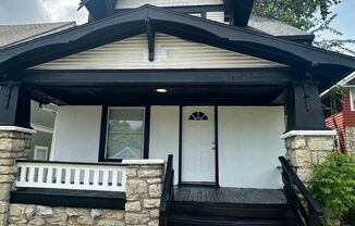 This is a 2 bedroom 1 bath single family house. We acccept Housing vouchers