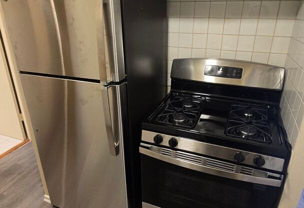 1 bed, 1 bath, 700 sqft, $1,770, Unit 426