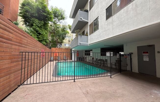 1 bed, 1 bath, 695 sqft, $2,498, Unit 221