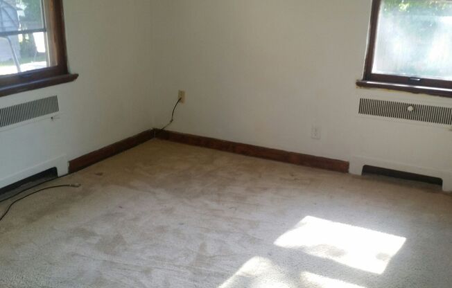 Spacious 4 Bedroom Single Family Home!