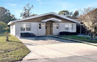 907 Lake Jessie Drive