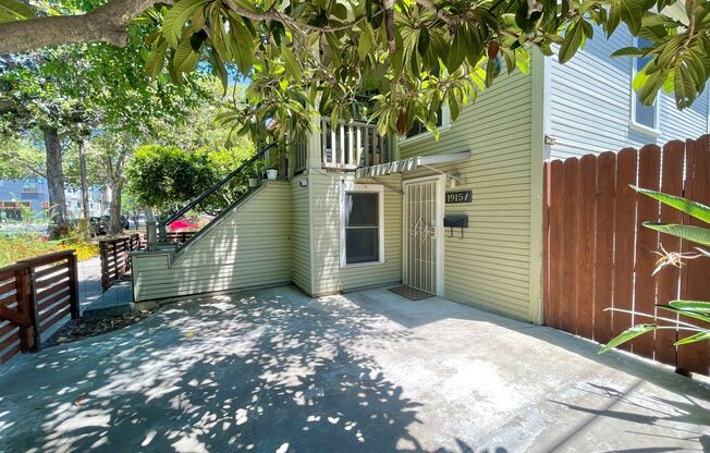 MIDTOWN / ICE BLOCKS Spacious 2 Bed 1.5 Bath Duplex in Great Location! 1915 1/2 18th St