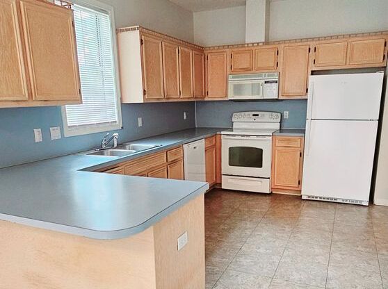 3 beds, 2 baths, $2,125