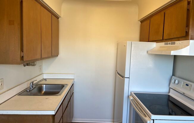 1 bed, 1 bath, 650 sqft, $945