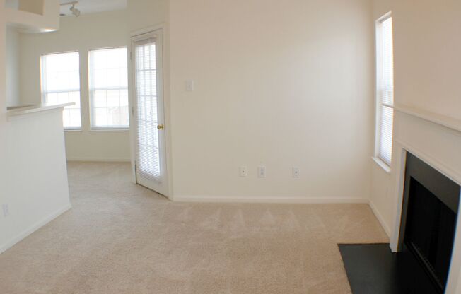 2 beds, 2 baths, 1,033 sqft, $1,499, Unit 12-12305