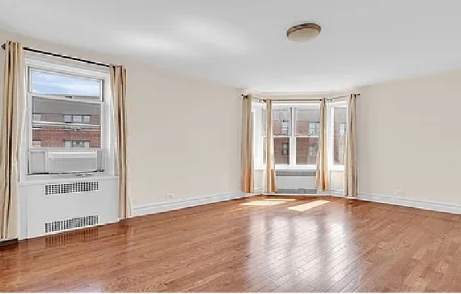 73 12 35 AVE